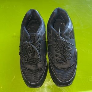 Black hip-hop dance shoes in a size 4 the brand is theatrical only worn twice
